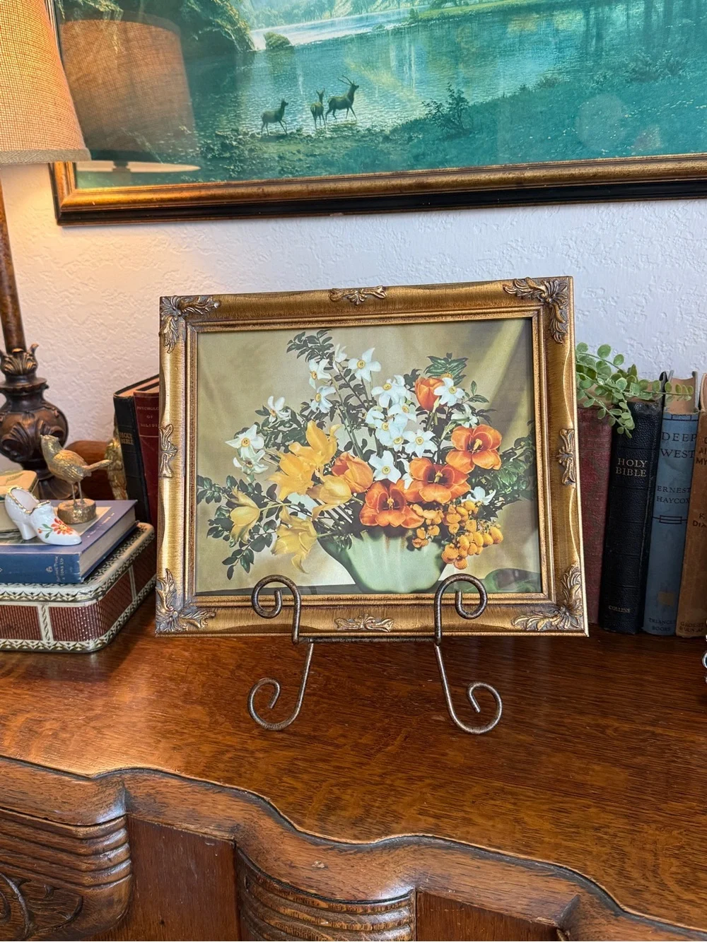 Mid Century Floral Still Life Print in Gold Wood Frame with Easel - Picture 3 of 9